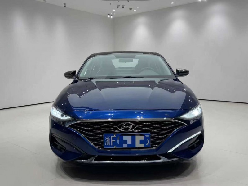 成都19年现代菲斯塔1