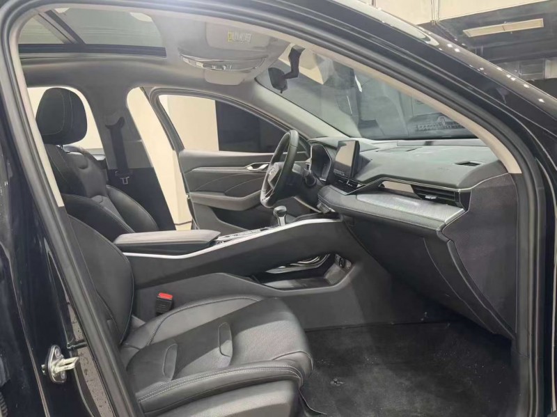 成都22年吉利星瑞4