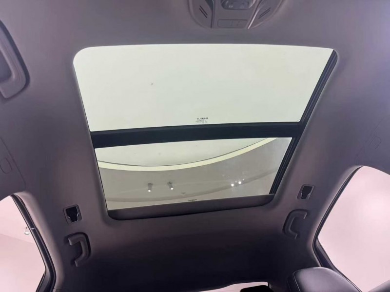 成都22年吉利星瑞7