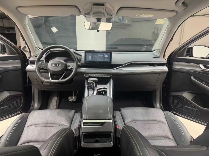 成都22年吉利星瑞8