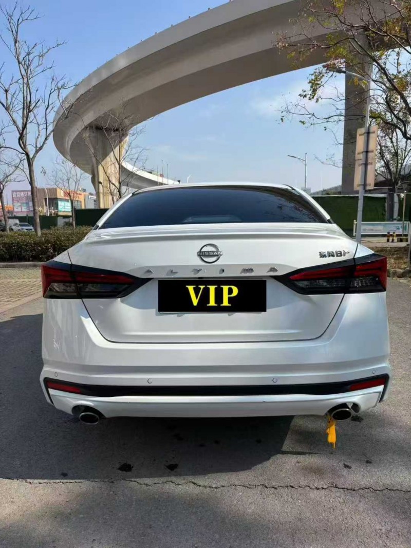 襄阳25年日产天籁5