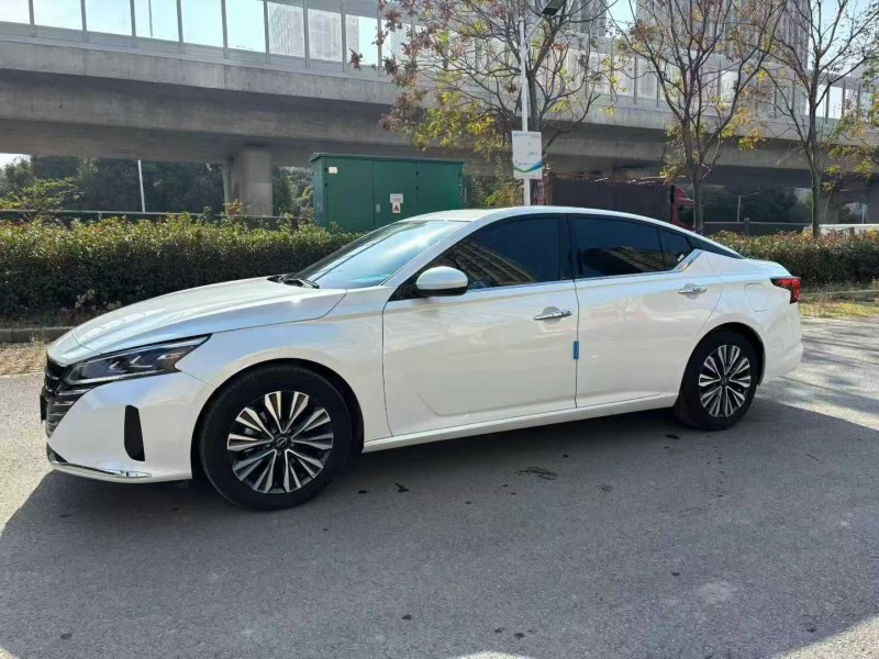 襄阳25年日产天籁6