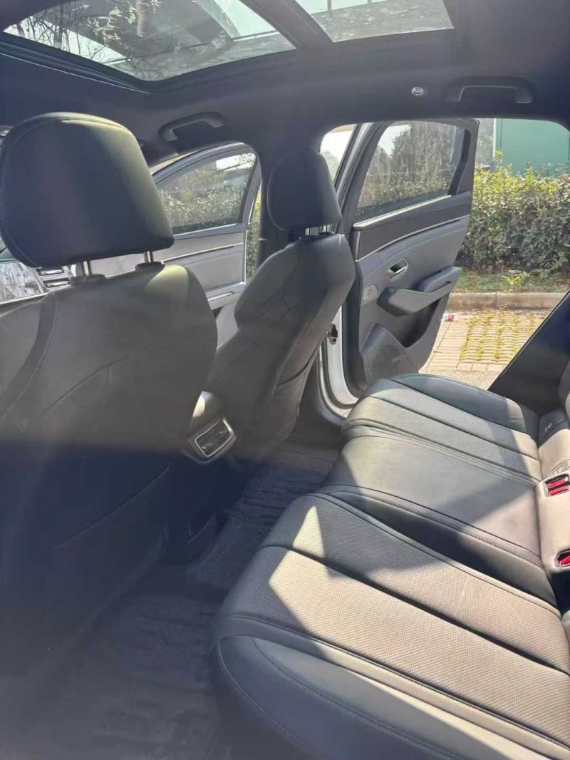 襄阳25年比亚迪秦2