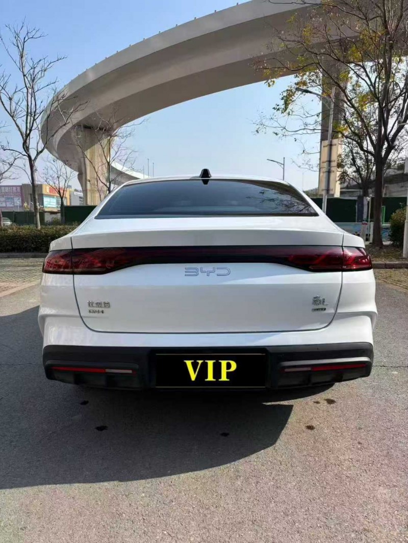 襄阳25年比亚迪秦4