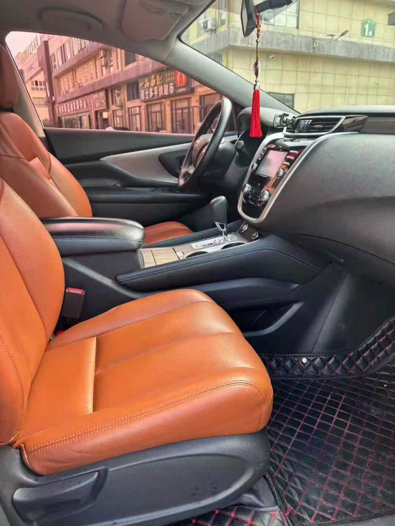 襄阳18年日产楼兰8