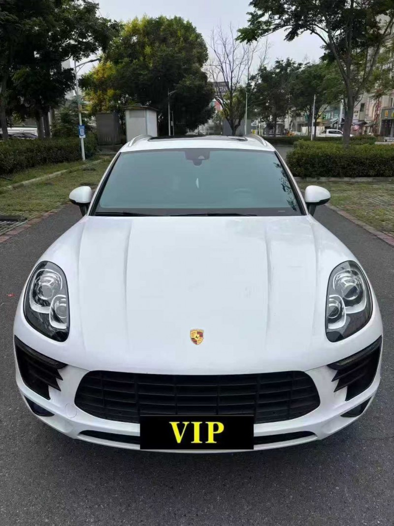 襄阳18年保时捷Macan1