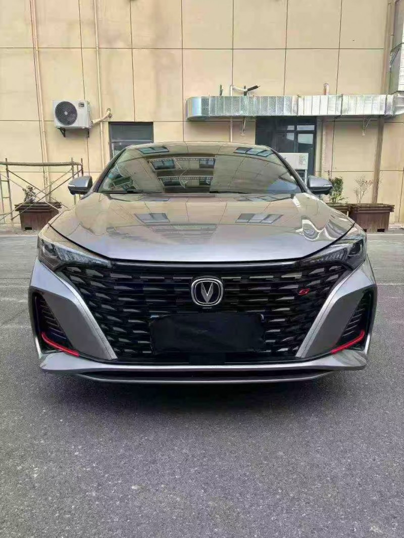 襄阳24年长安汽车逸动1