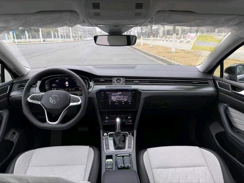 武汉25年大众迈腾4