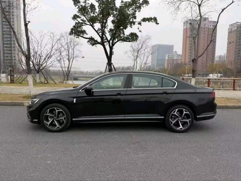 武汉25年大众迈腾8