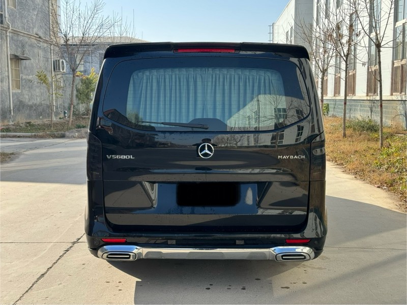 新乡24年奔驰威霆8