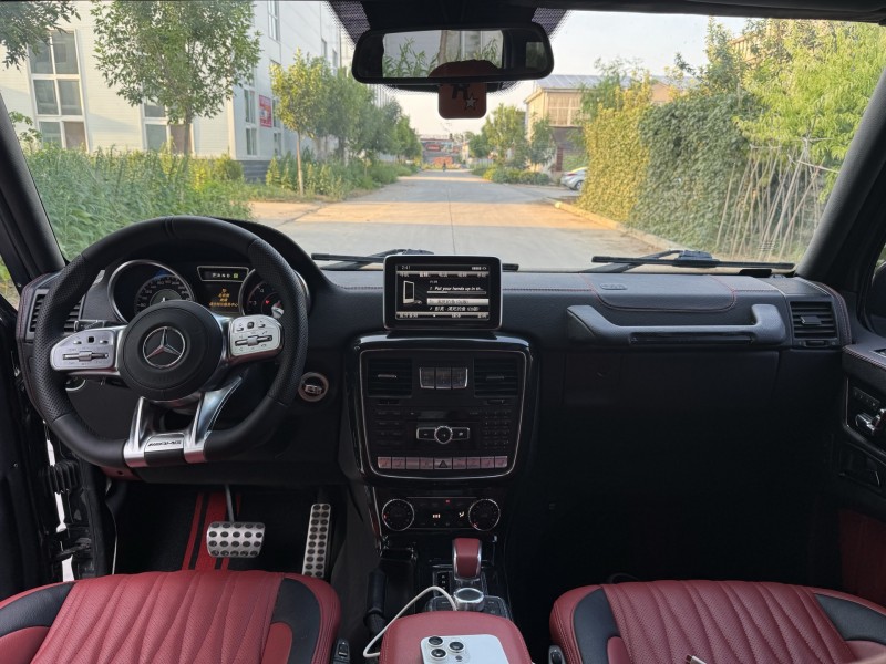 新乡19年奔驰G8