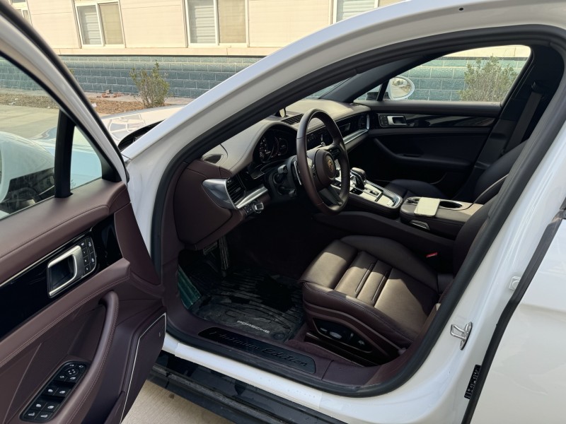 新乡24年保时捷帕拉梅拉8