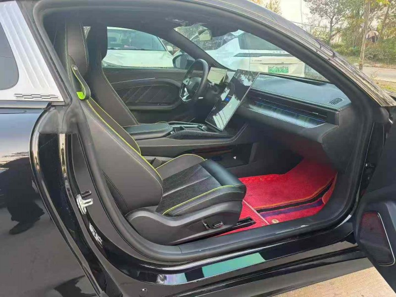 徐州23年哪吒GT4