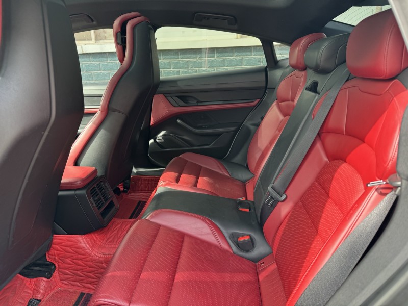 新乡23年保时捷Taycan6