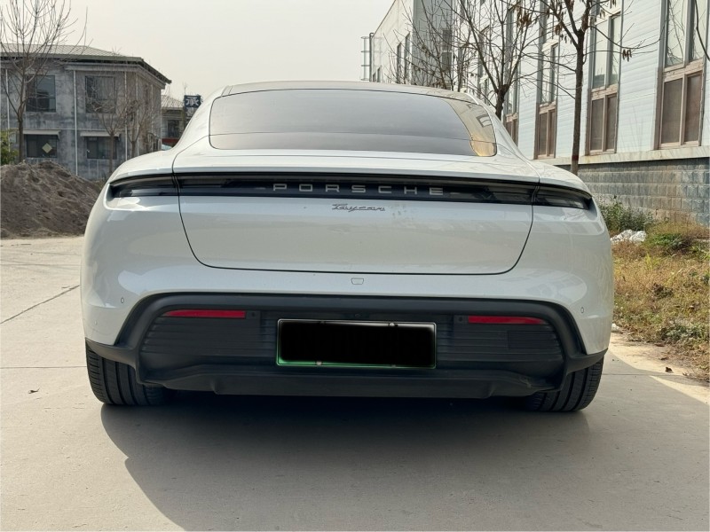 新乡23年保时捷Taycan8