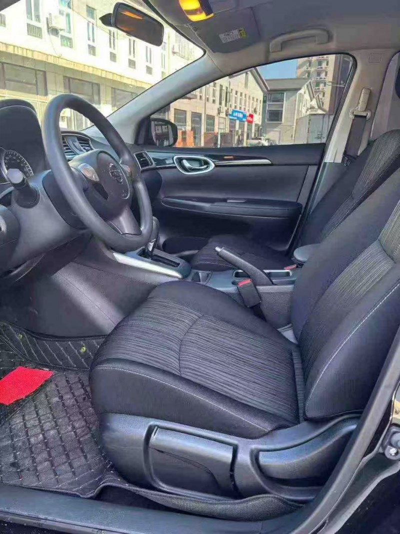 襄阳25年日产轩逸5