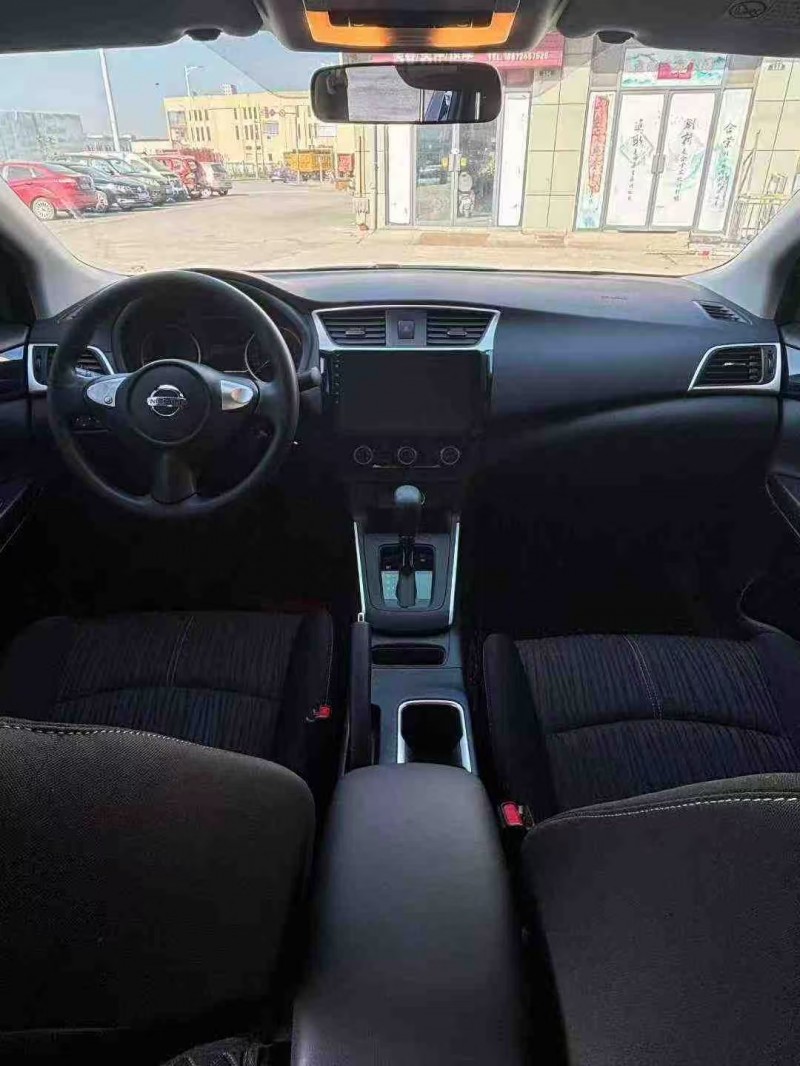 襄阳25年日产轩逸7