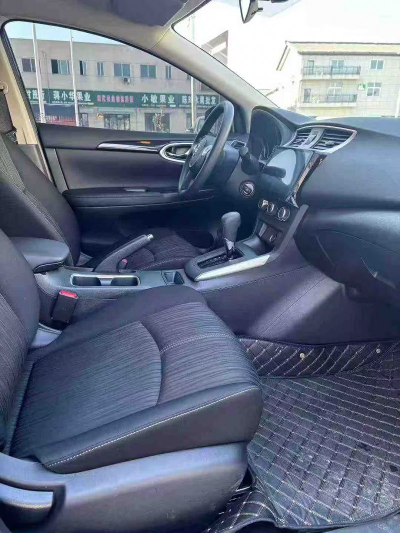 襄阳25年日产轩逸8