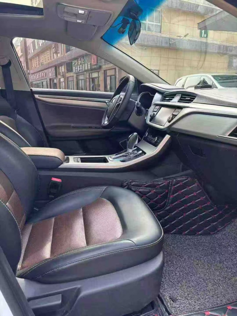 襄阳17年吉利帝豪8