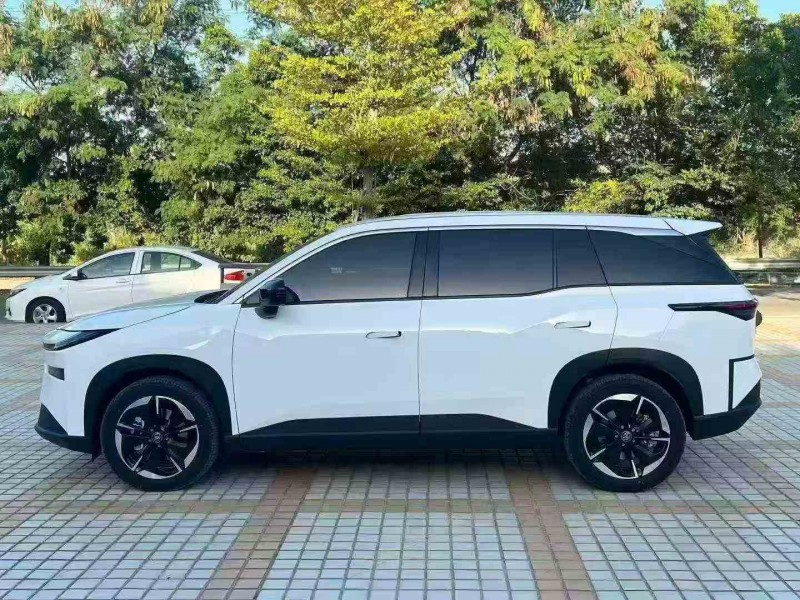 韶关25年丰田铂智3