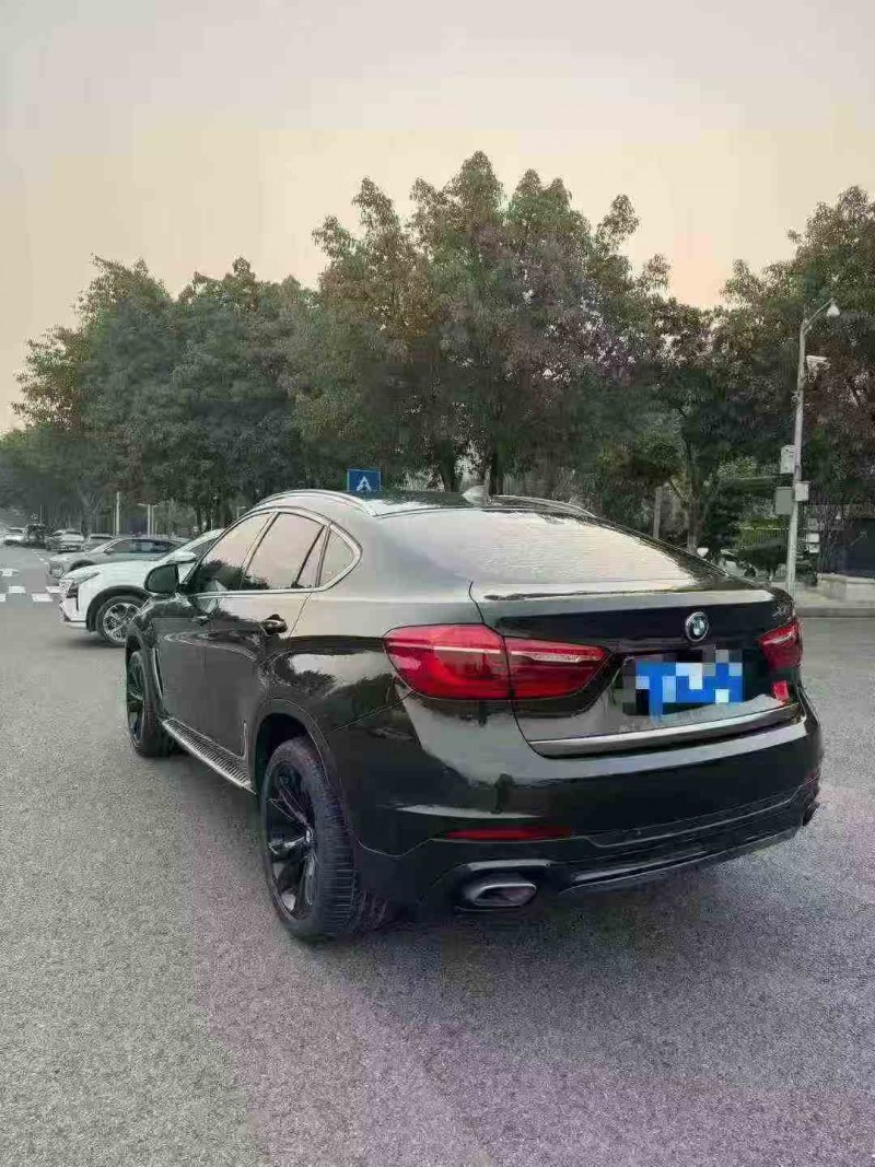 重庆18年宝马X68