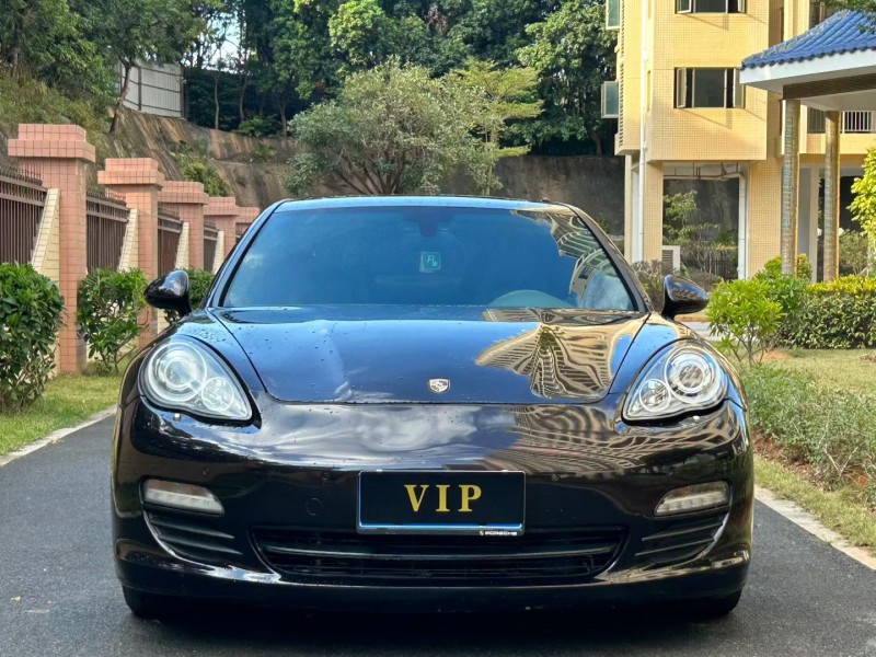东莞12年保时捷帕拉梅拉1