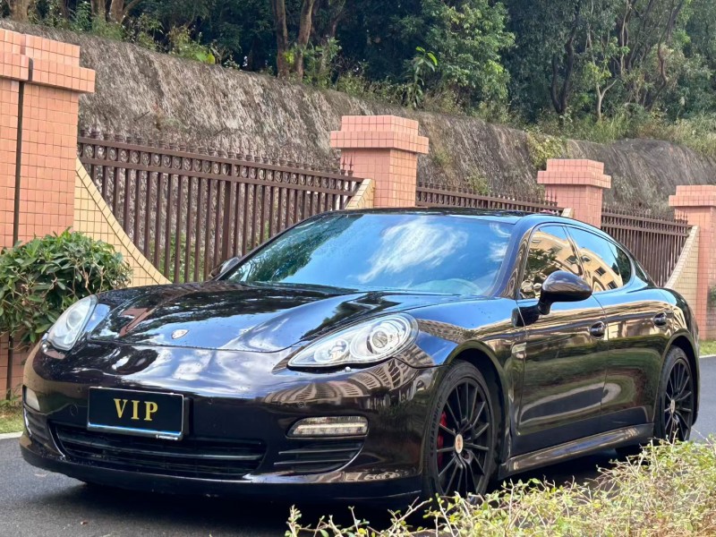 东莞12年保时捷帕拉梅拉2