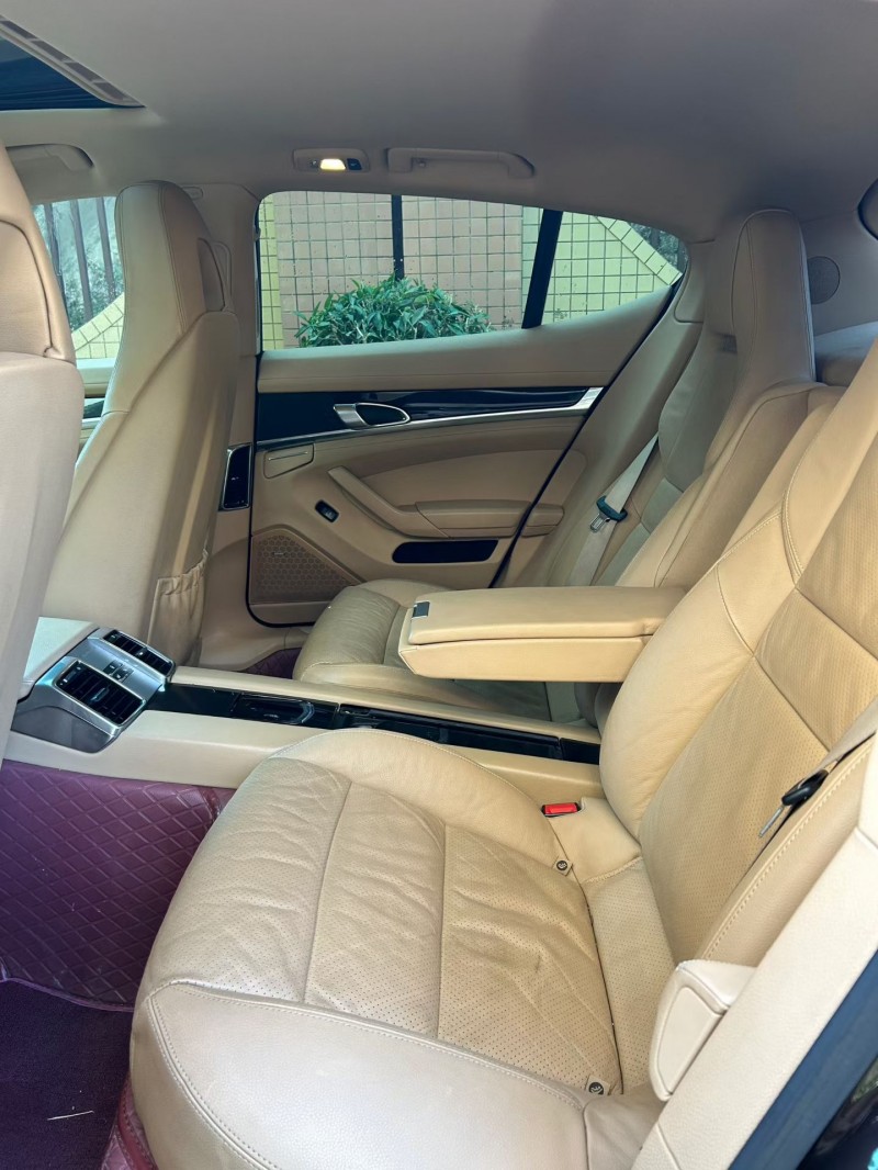 东莞12年保时捷帕拉梅拉4