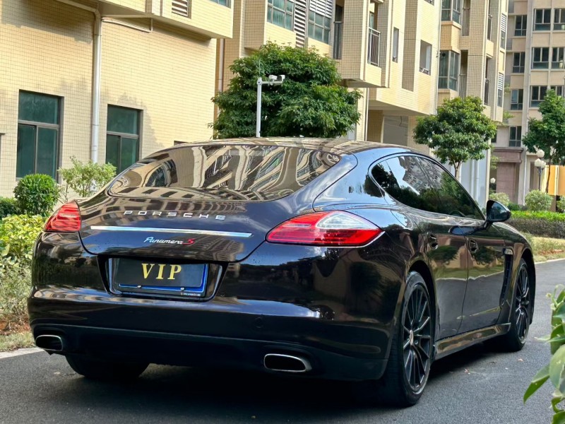 东莞12年保时捷帕拉梅拉6