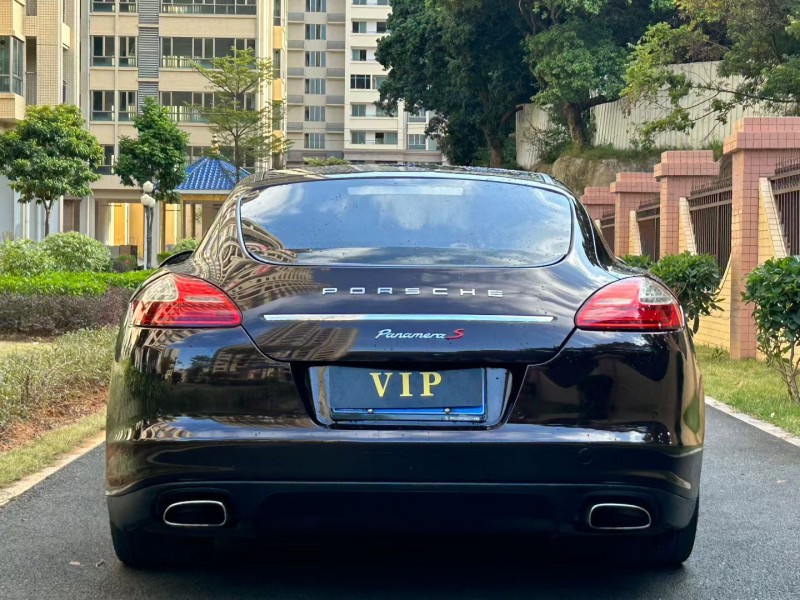 东莞12年保时捷帕拉梅拉9