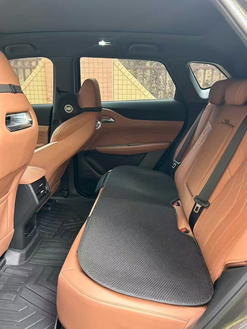 东莞25年长安汽车UNI3