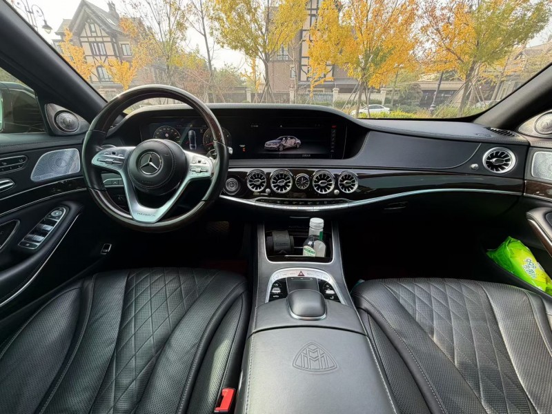 郑州19年奔驰迈巴赫S级4