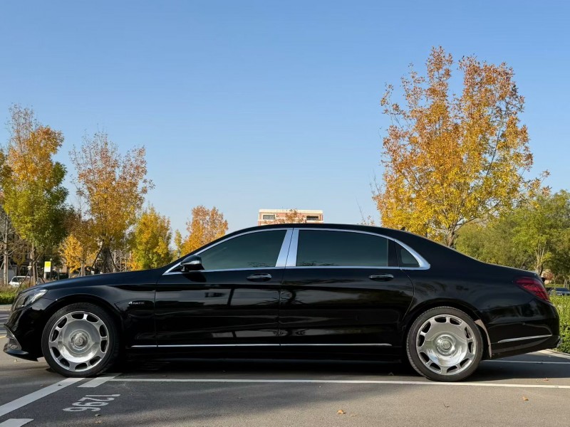 郑州19年奔驰迈巴赫S级7