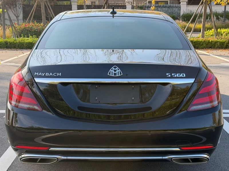 郑州19年奔驰迈巴赫S级9