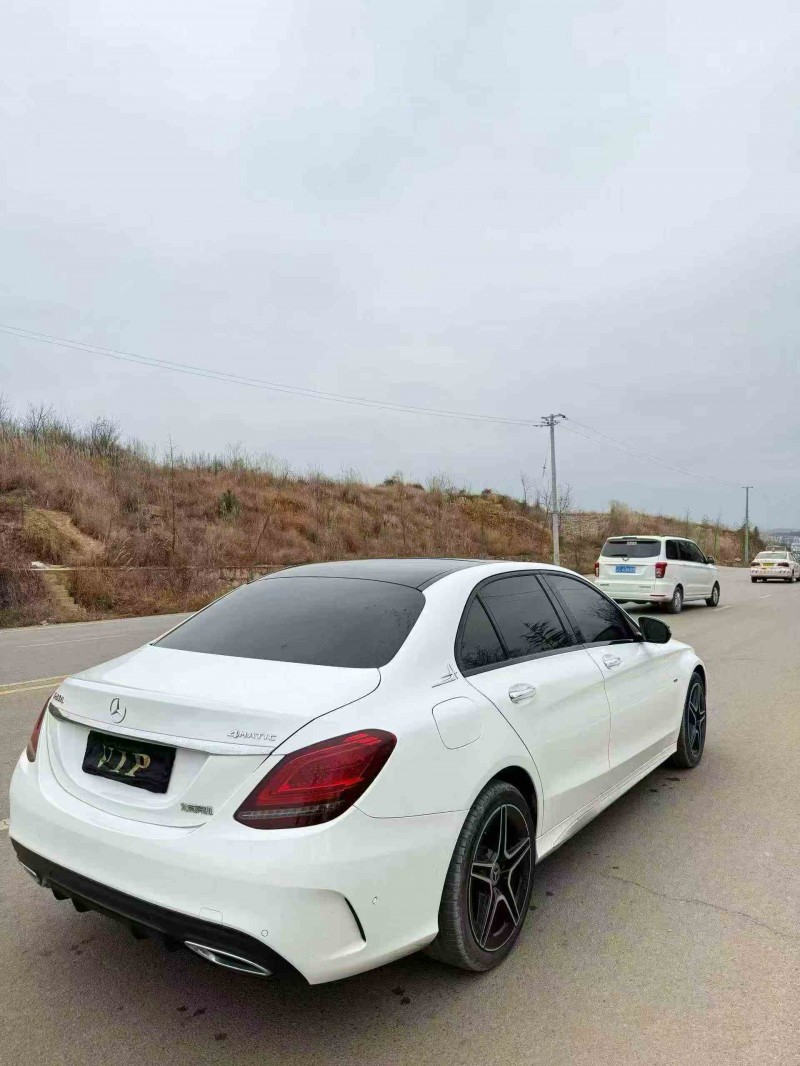 玉溪21年奔驰C8
