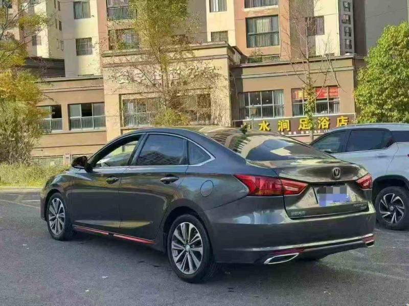 昭通21年长安汽车睿骋7