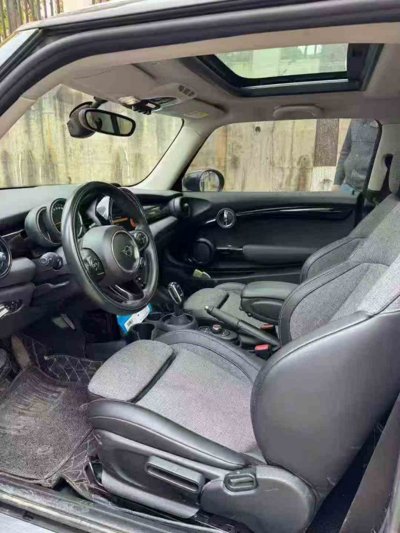 保山20年宝马迷你5