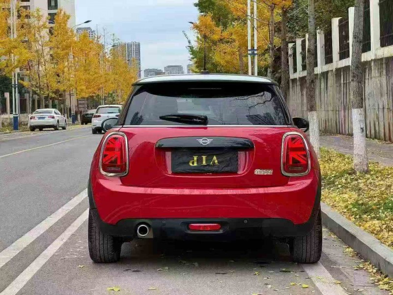 保山20年宝马迷你8