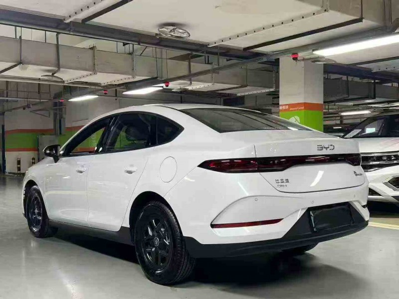 绵阳25年比亚迪秦7