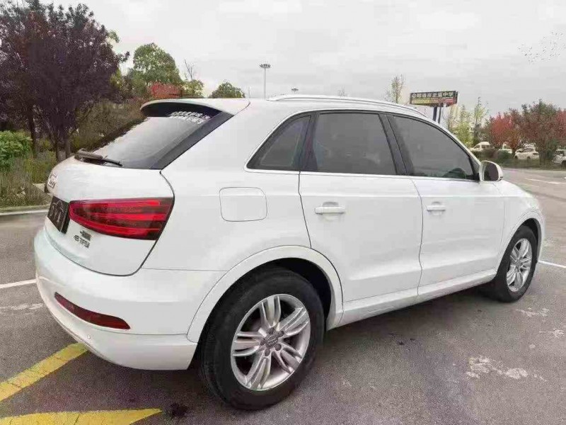 昭通13年奥迪Q38