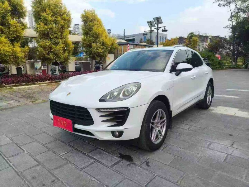 临沧16年保时捷Macan3
