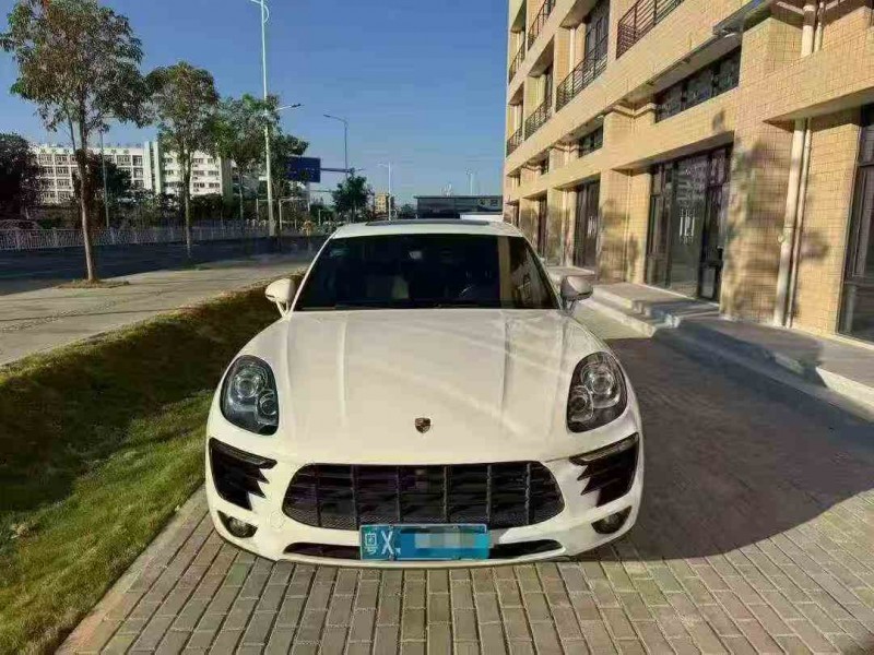 珠海16年保时捷Macan1