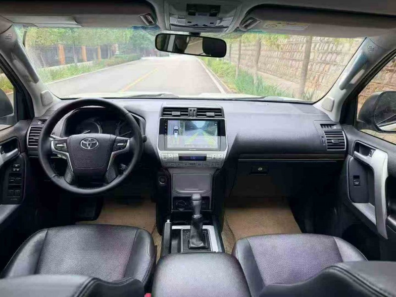 保山19年丰田普拉多3