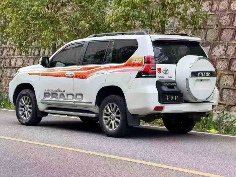 保山19年丰田普拉多8