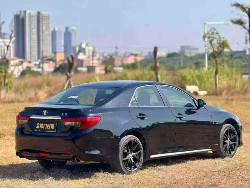 湛江16年丰田锐志8