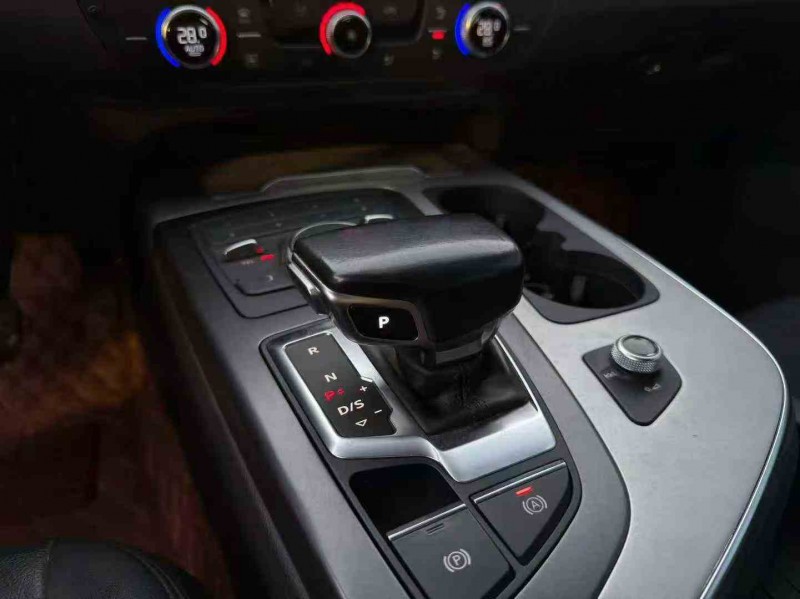 绍兴17年奥迪Q74