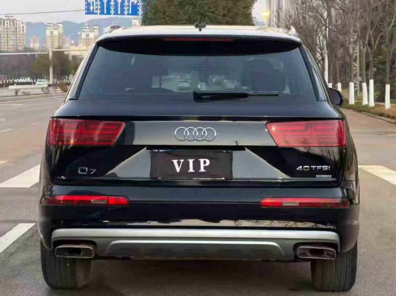 绍兴17年奥迪Q78