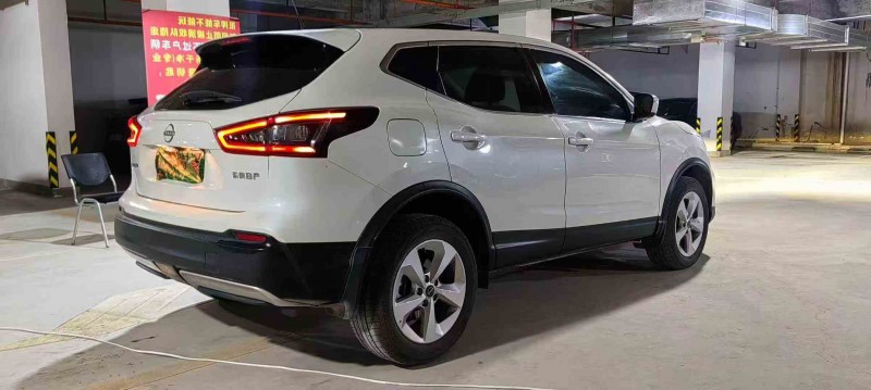 思茅24年日产逍客8