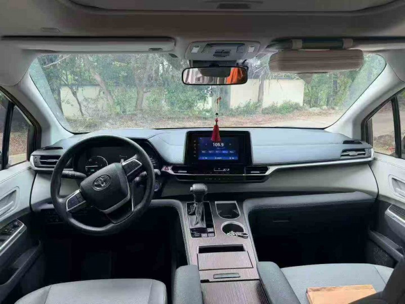 珠海24年丰田格瑞维亚4