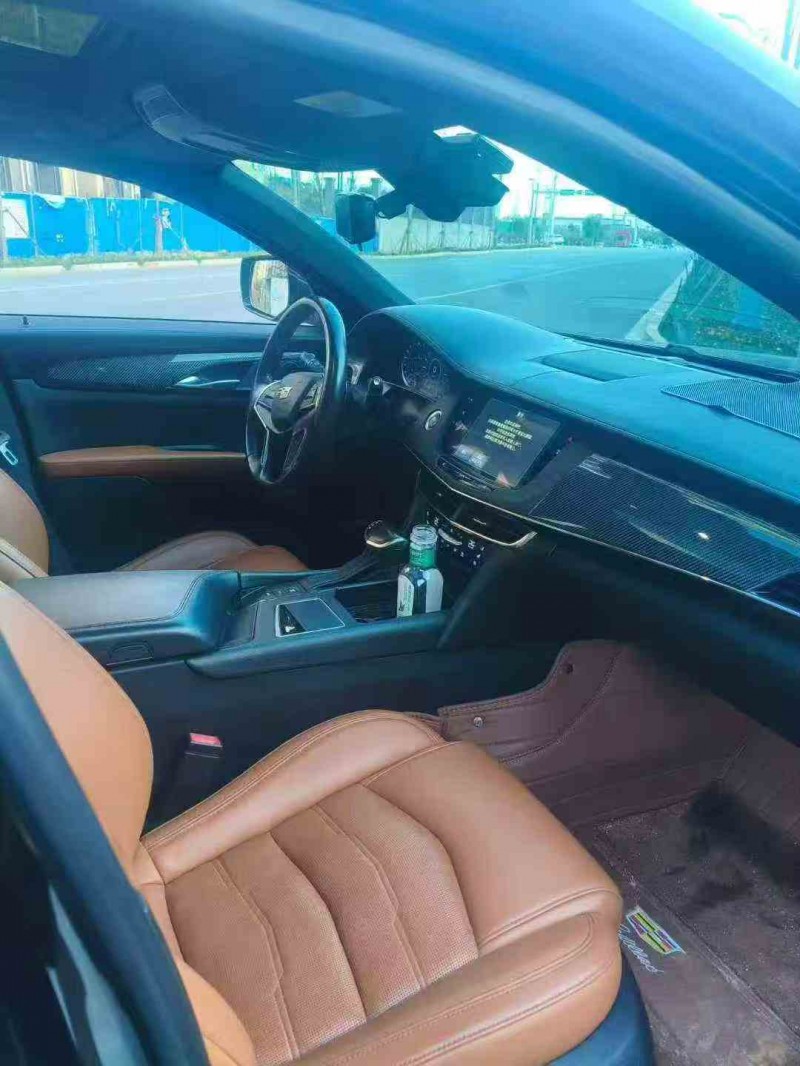 保山18年凯迪拉克CT66